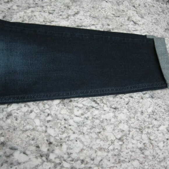 Maurices Regular Boyfriend Jeans Distressed Button Fly Mid Rise Size 4 NWT - Picture 5 of 10